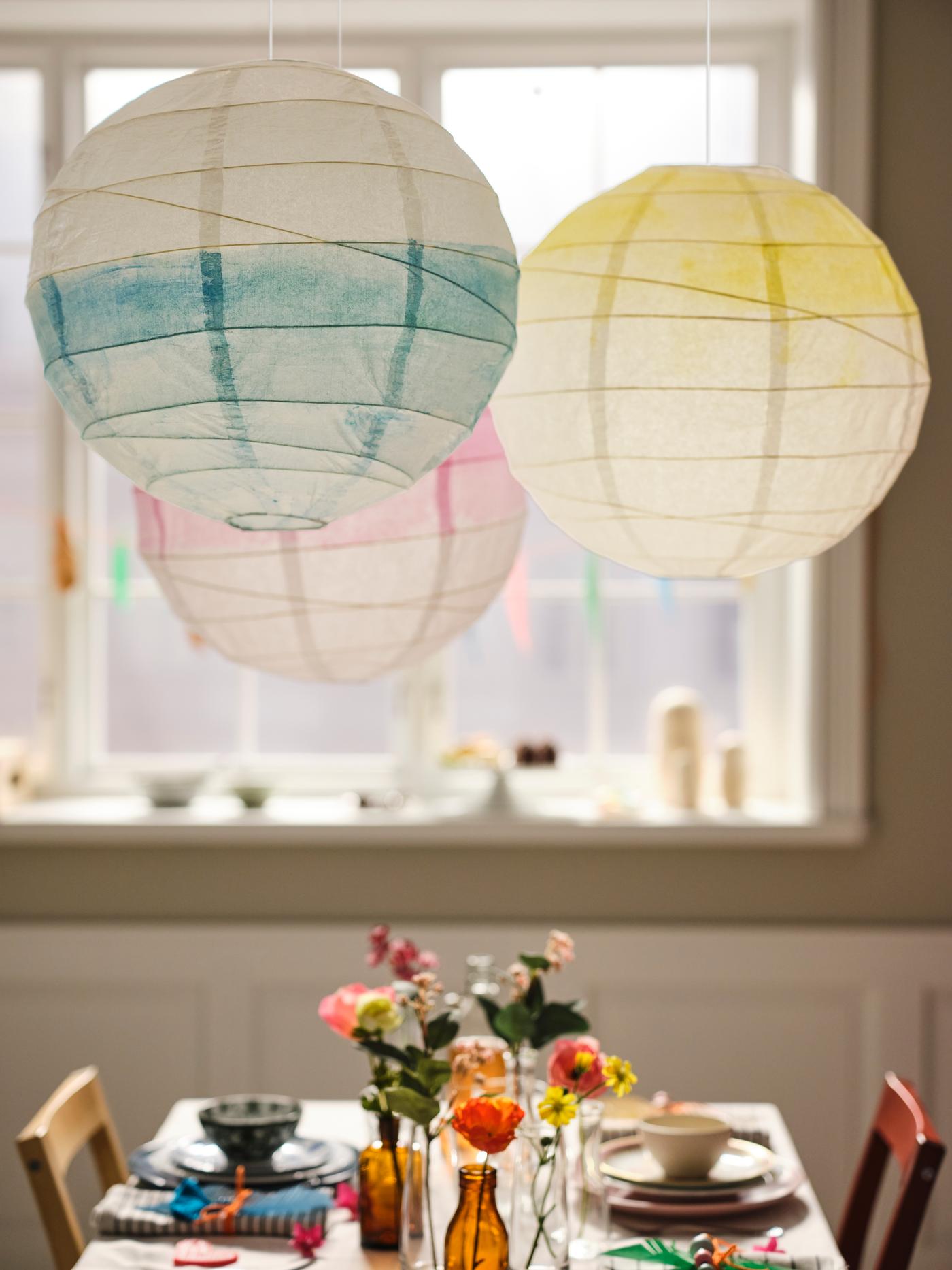 Make a hot air balloon using REGOLIT lamp shade