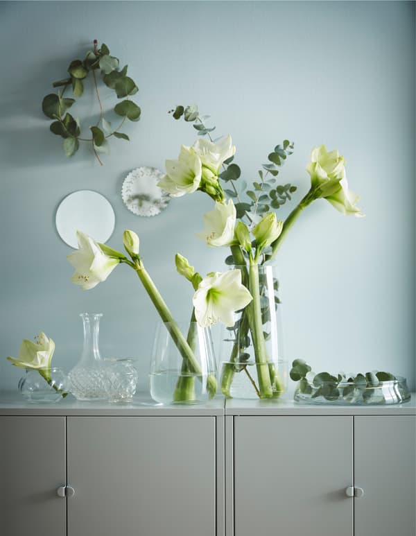 Make your own flower arrangements this holiday. It doesn’t have to be complicated at all. Use a tulip vase so the flowers stay in place instead of falling to the sides and leaving a gap. IKEA has a lot of nice vases such as BERÄKNA tulip vase in glass.