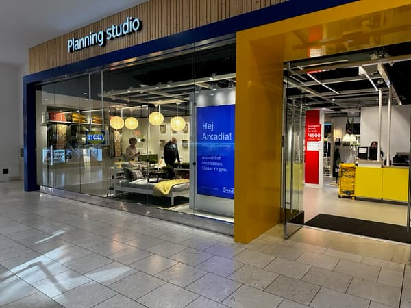 mall-Format Store in Los Angeles Market