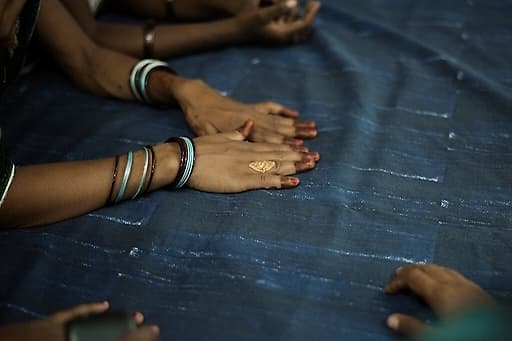Manos de mujeres en la India - IKEA