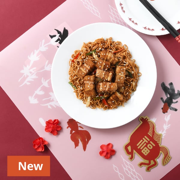 Mee Goreng with Plant-based Crispy Pork​​
118 THB