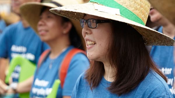 Memberikan kesan positif