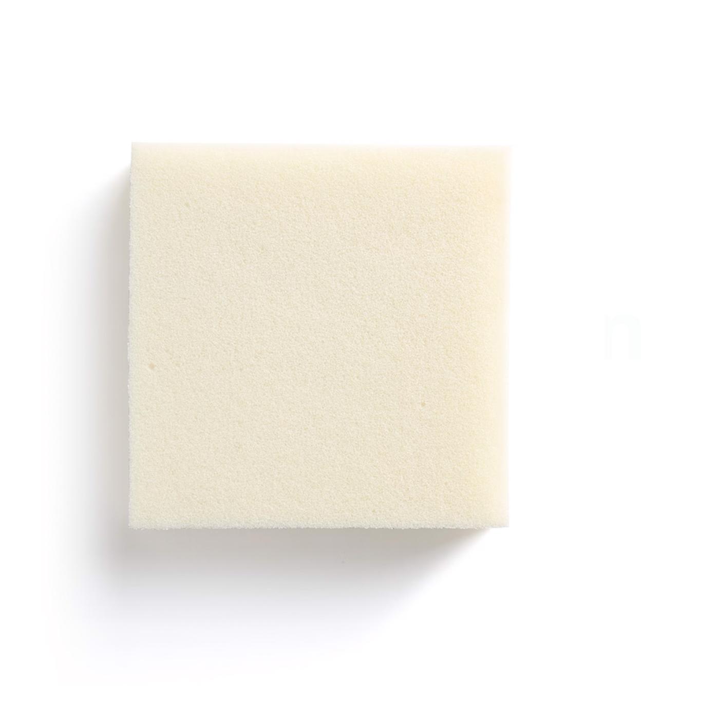 Memoryskum på en hvid baggrund.