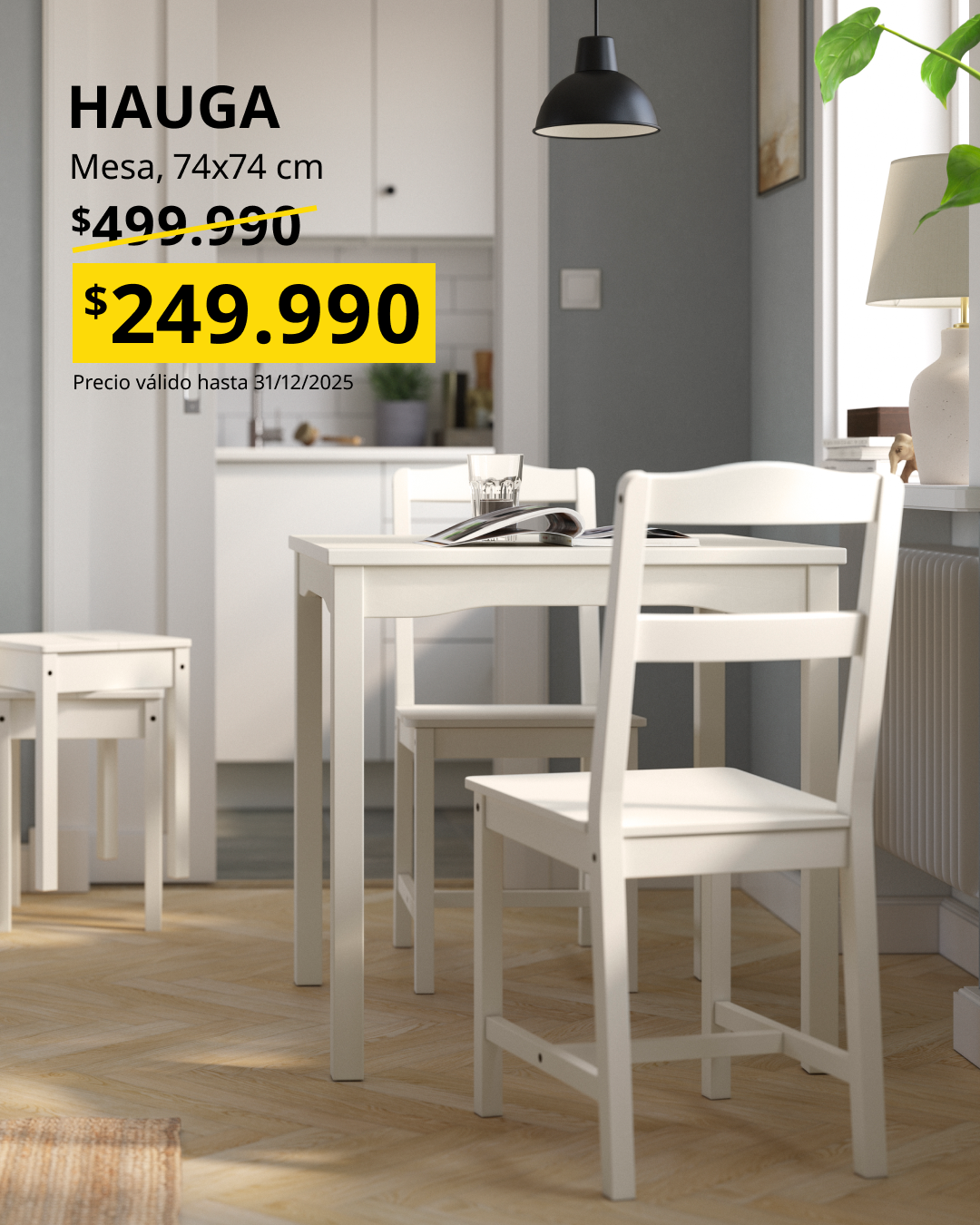 Mesa de comer para dos personas con sillas y adornos.