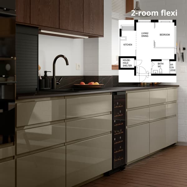 METOD with VOXTORP high-gloss dark grey-brown door front kitchen setting. On the top right-hand corner, a 2-room flexi floor plan is overlay on the image.