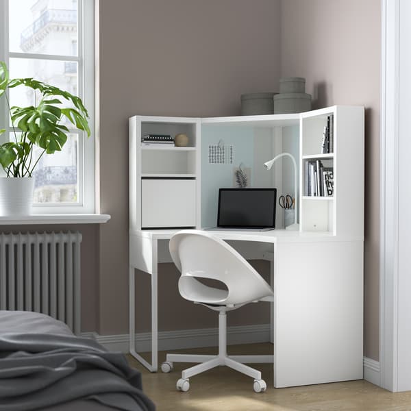MICKE  hoekbureau 