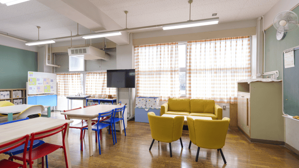 みんなで過ごす校内のフリースペースAfter