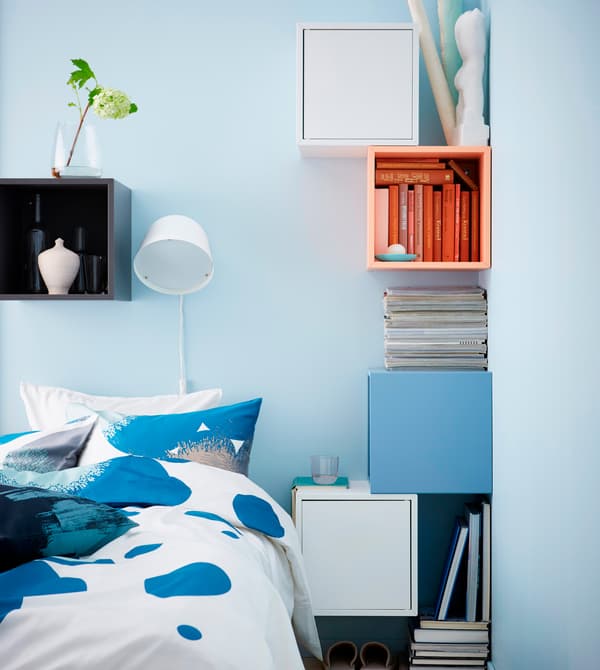 Modern bedroom decor with a touch of colour