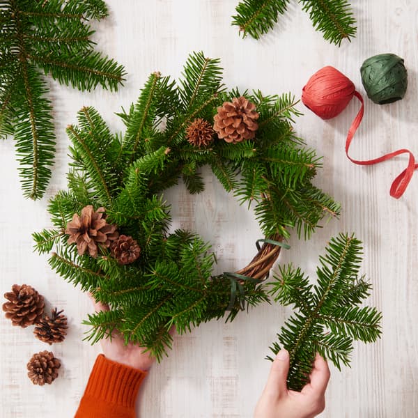 モミの木の枝で作ったリース