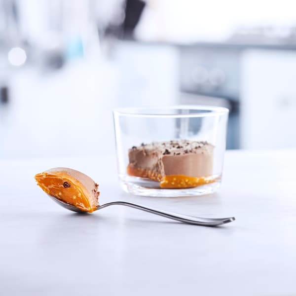 Mousse de xocolata vegana en un gotet de vidre