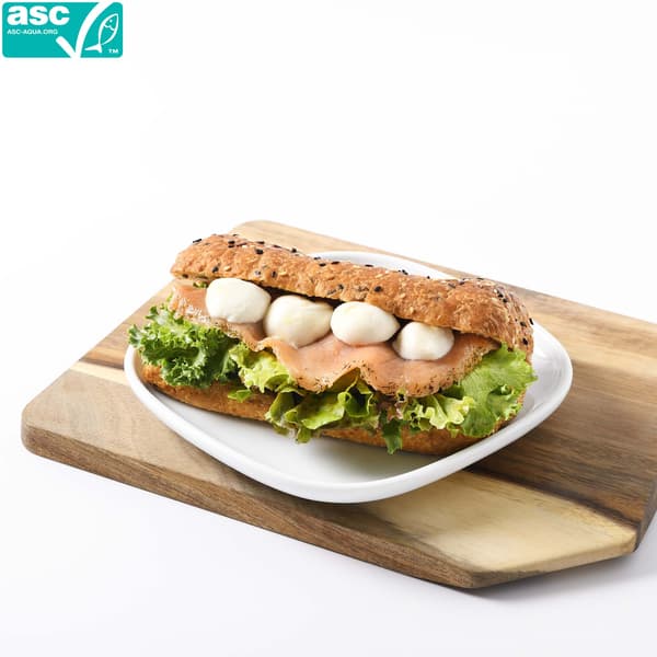 Multigrain Sandwich 
Served with Marinated Salmon, Cheese & Salad Mix