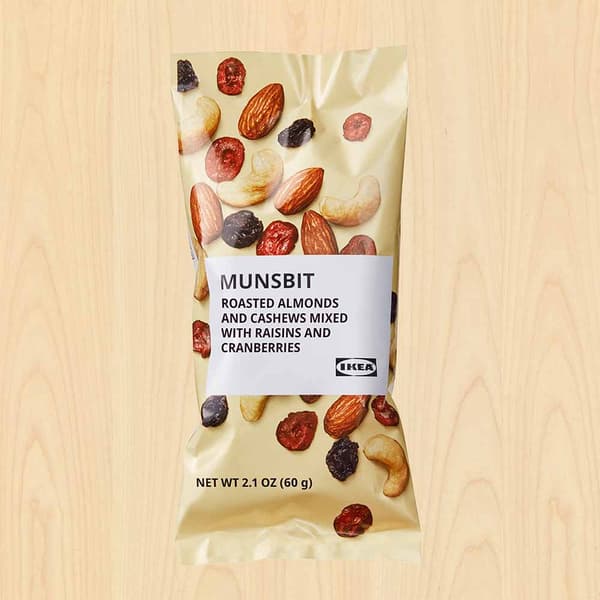 MUNSBIT Roasted almonds and cashews mixed with raisins and cranberries, 60g