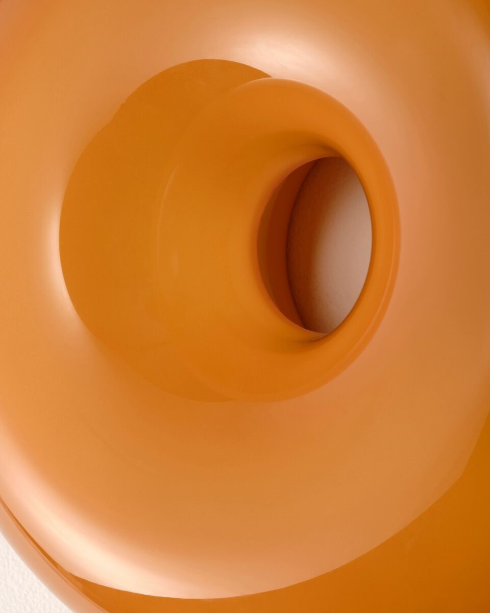 Nahaufnahme einer orangen Leuchte