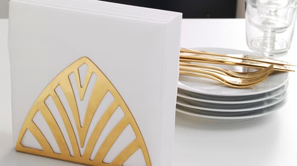 Napkins & napkin holders