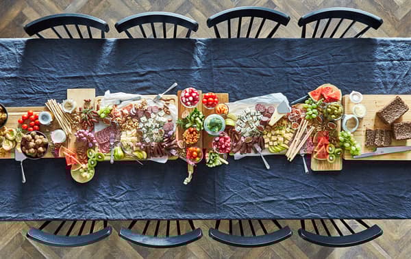 Ne passe plus ton temps derrière les fourneaux à préparer un dîner fastueux! Pense plutôt à notre assortiment de plats préparés. Résultat: moins de pression et plein de compliments.
