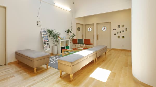 診療所に北欧スタイルを。 子どもとお母さんたちを癒す優しい空間