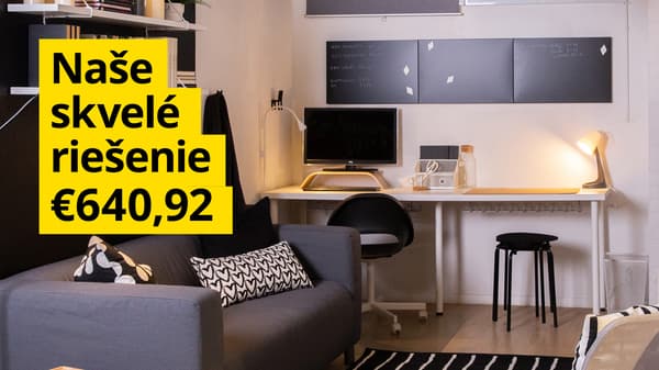 Obývacia izba s pohovkou, kreslom a pracovným kútom.