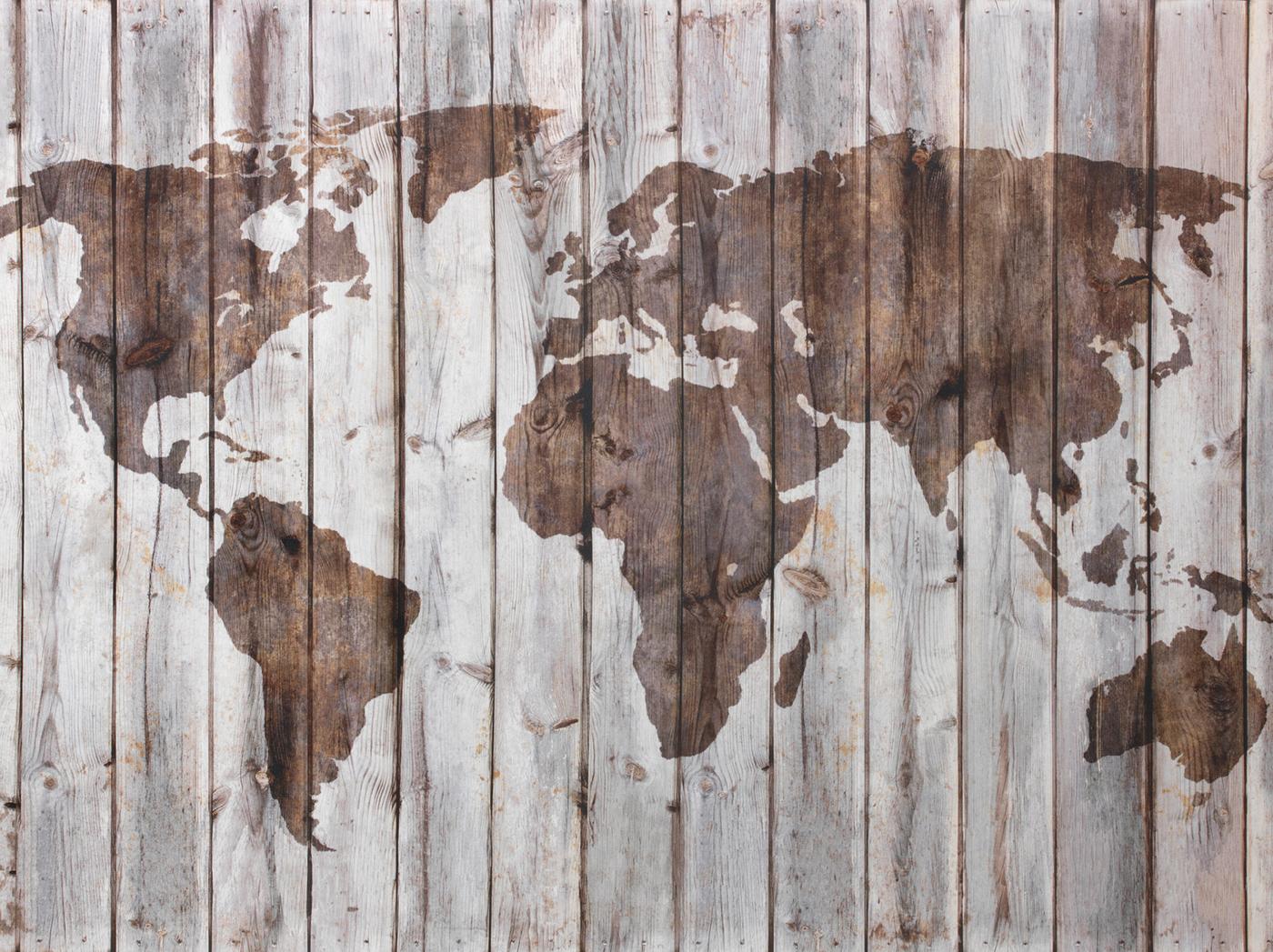 Operațiunile brandului IKEA se întind pe tot globul, și mare parte din produsele IKEA sunt realizate din lemn.