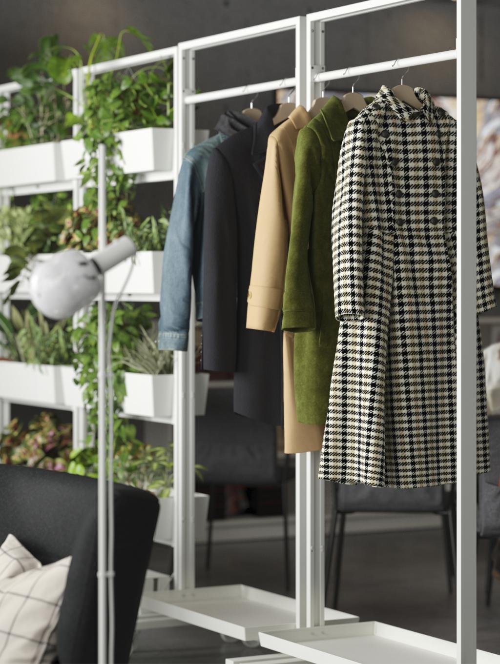 Oprema za trgovine: Garderobna stojala in obešalni drogovi