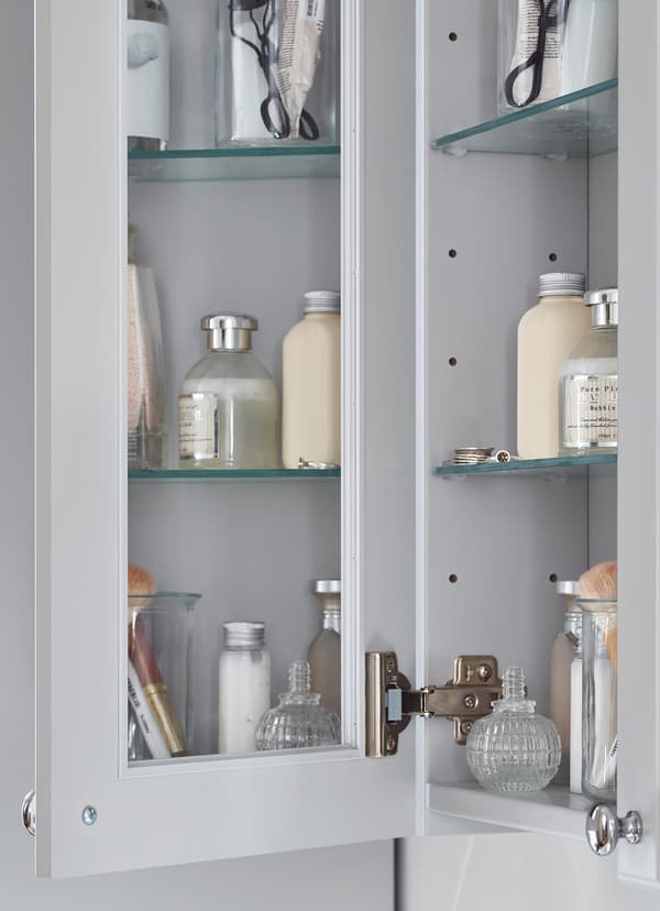 Organise your bathroom easily with IKEA GODMORGON furniture series. The white drawers come with fully extendable doors with a silent close function.