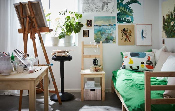 Organising a university bedroom.