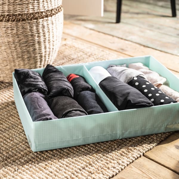 Organizers will help to put things in order in drawers and suitcases.