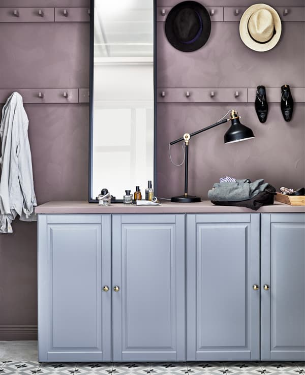 Our storage system ELVARLI is so adaptable you can organise a reach-in closet, walk-in wardrobe, corner turned clothing nook—pretty much any space.