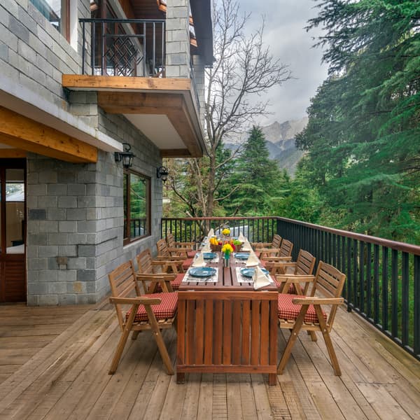 Outdoor dining area 