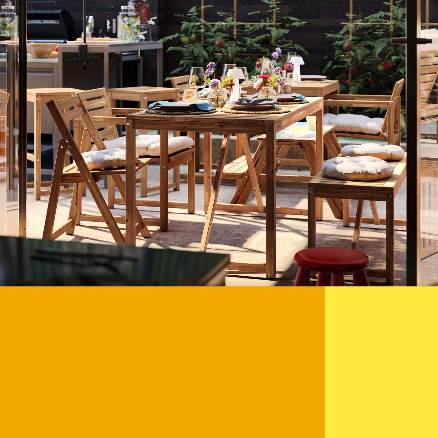 Outdoor dining tables