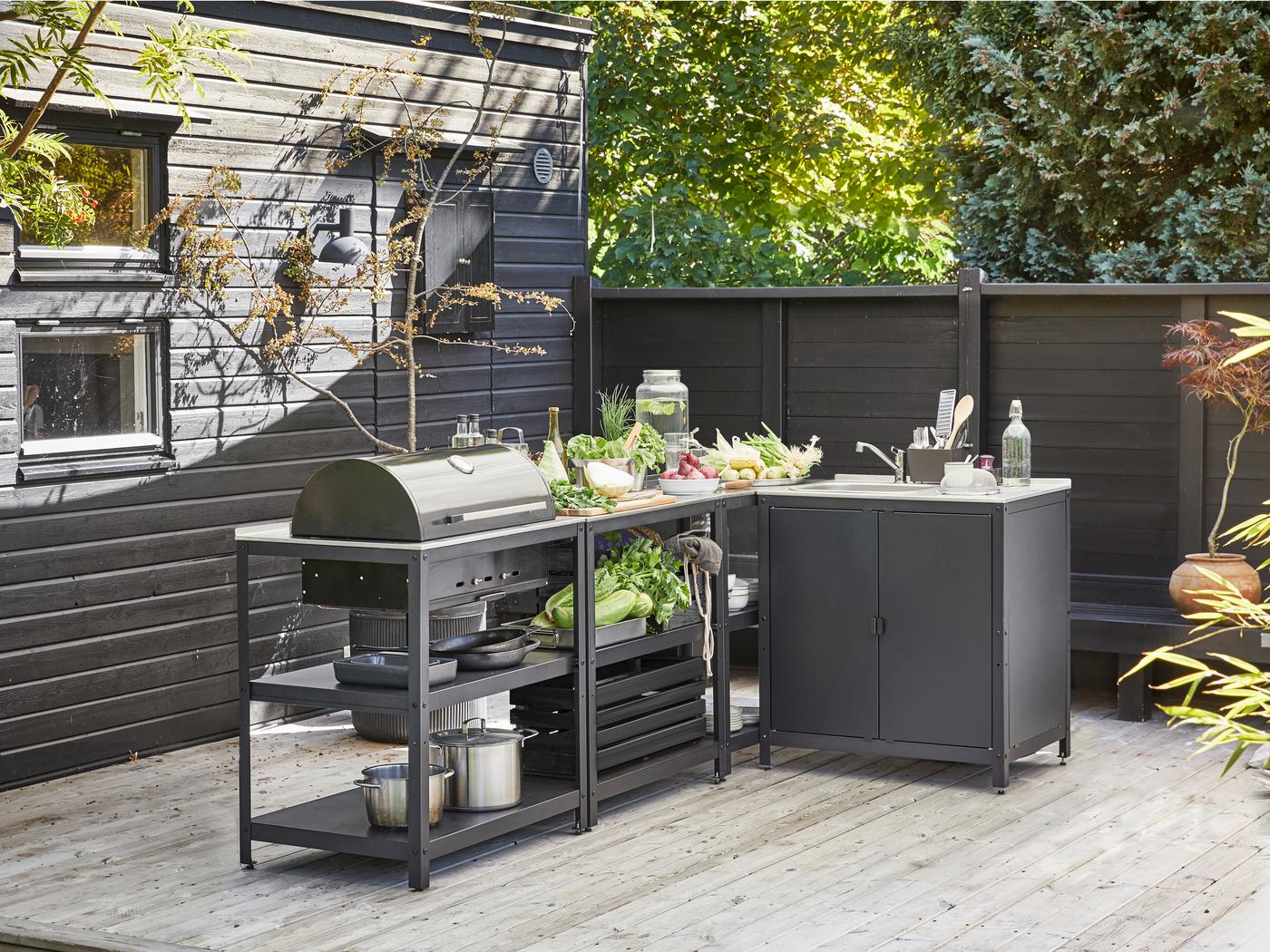 Outdoor kitchen with barbecue