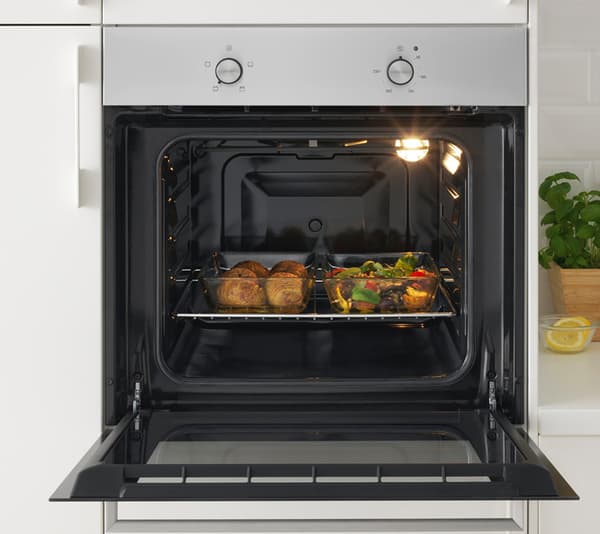 Ovens with natural convection