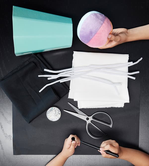 Overview image of supplies used to create DIY dracula.