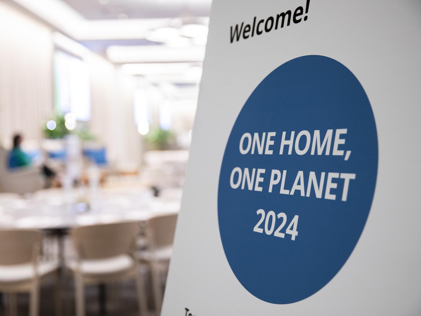 Panneau « One Home One Planet 2024