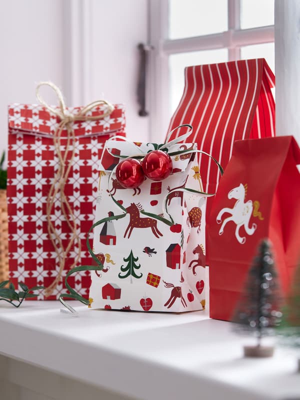 Papiers d’emballage, sacs-cadeaux et accessoires
