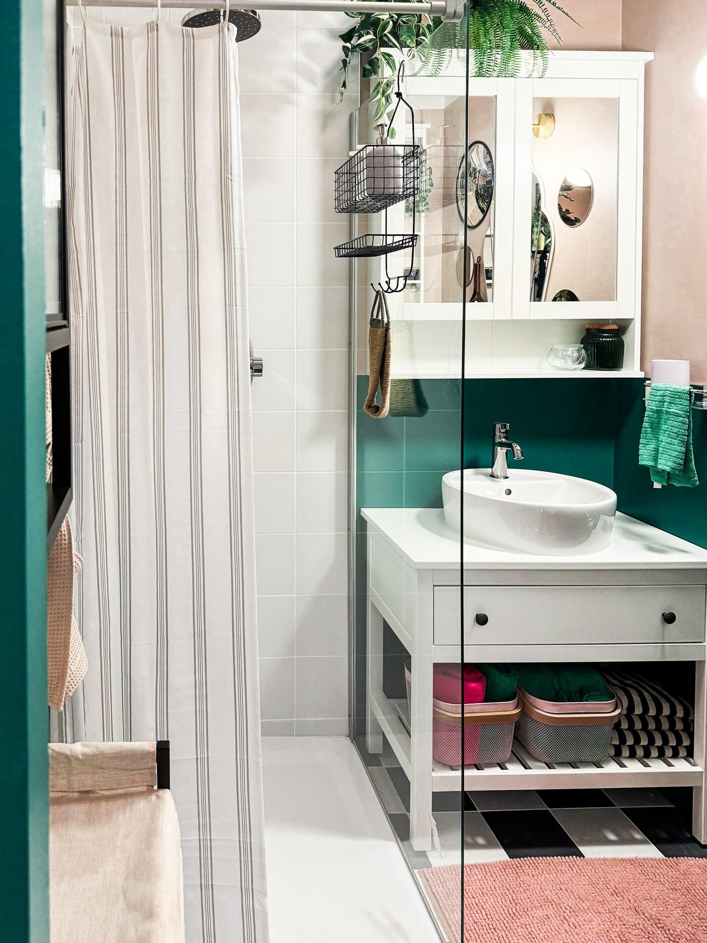 Peite salle de bain colorée