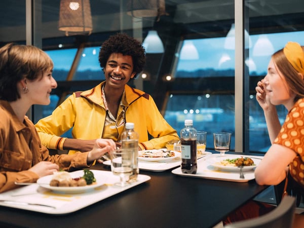 People enjoying the restaraunt