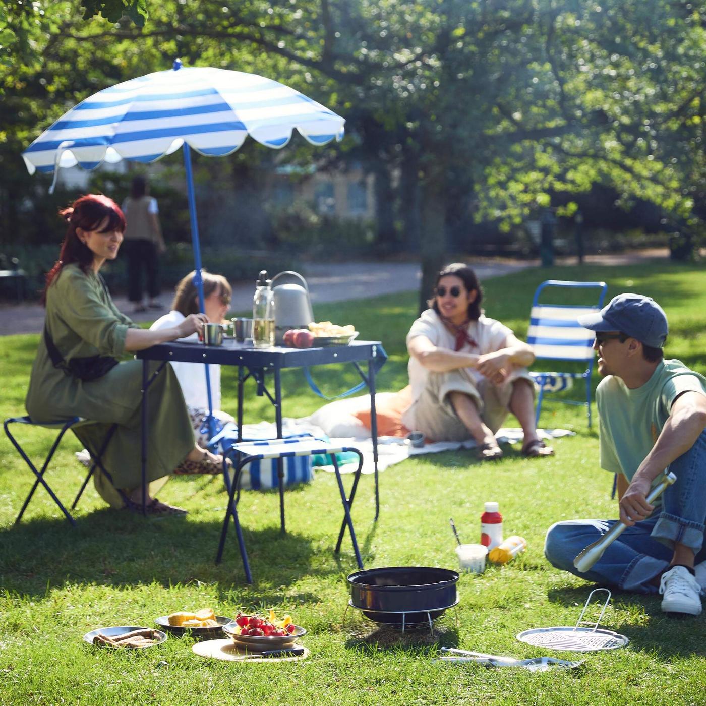 Personas en un picnic
