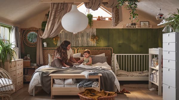 Petite chambre parent-enfant dans le style bohéme - IKEA