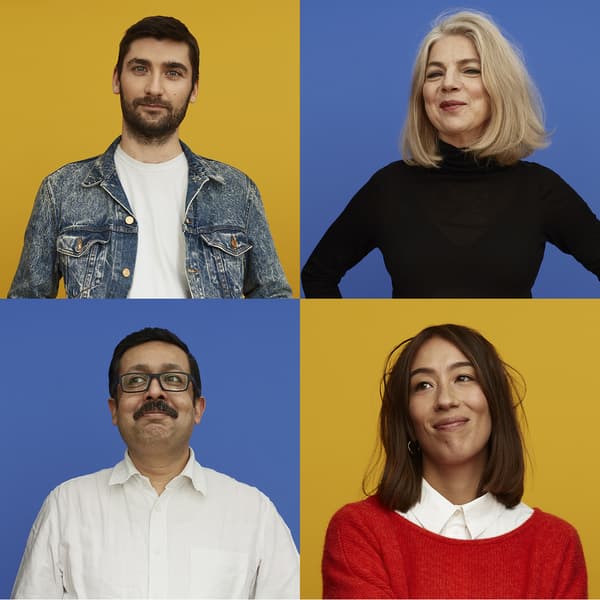 Photos de deux hommes et deux femmes.