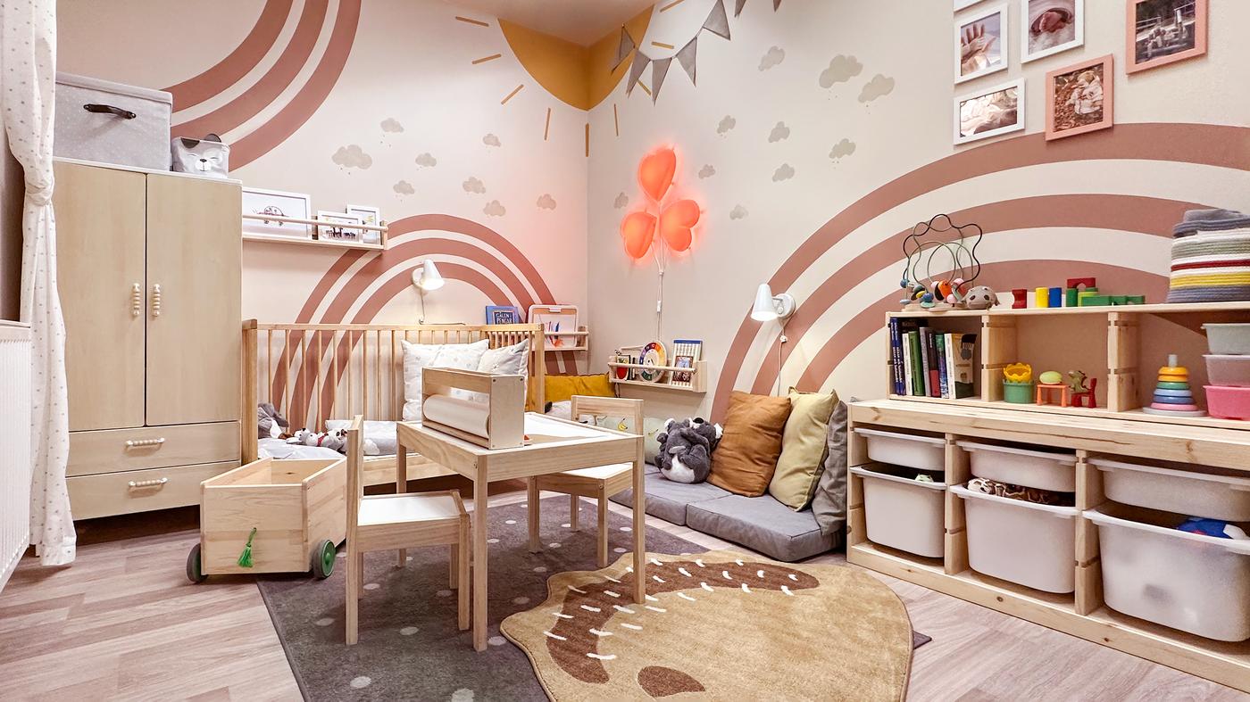 Piękne wnętrze, które wspomaga rozwój maluszka. Wnętrze zaprojektowane zgodnie z metodą Montessori. Miejsce wyciszenia, samorozwoju, samokształcenia (bez presji i rywalizacji).