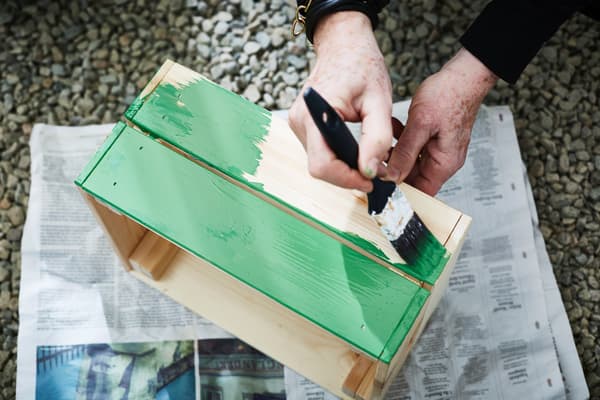 Pintar caixas para reutilizalas
