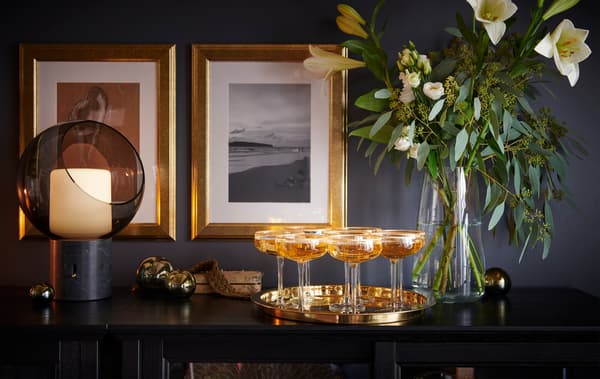 Planning to greet the new year with shiny gold and champagne? We’ve got some stylish, yet affordable ideas for you.