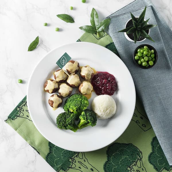Plant ball
Served with mashed potato and broccoli
8 pcs: 119 THB