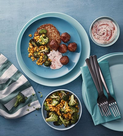 Plant balls with rösti and lingonberry cream
