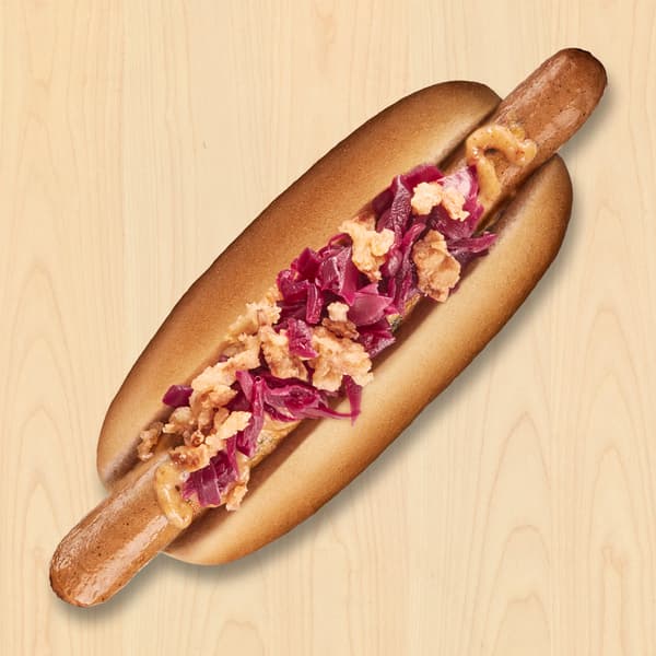 Plantebaseret hotdog
toppet med syltet rødkål, krydret sennep og ristede løg

12.-