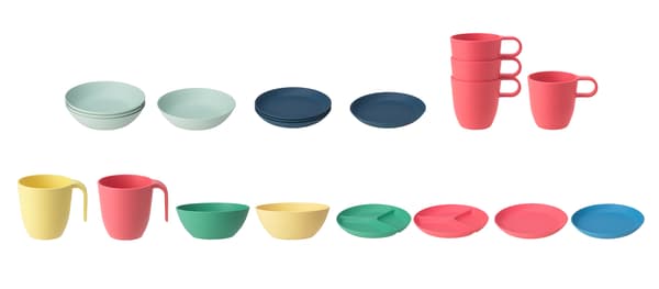 Plates in differnt colours.