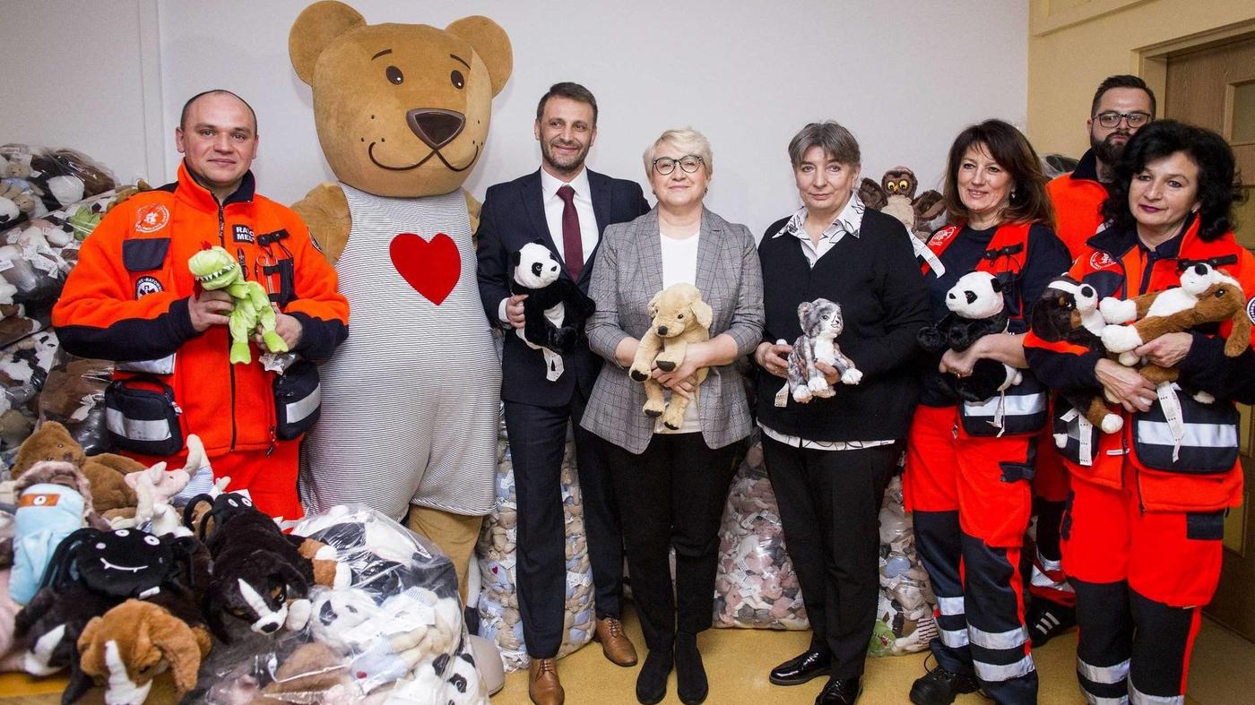Pluszaki IKEA dla Krakowskiego Pogotowia Ratunkowego