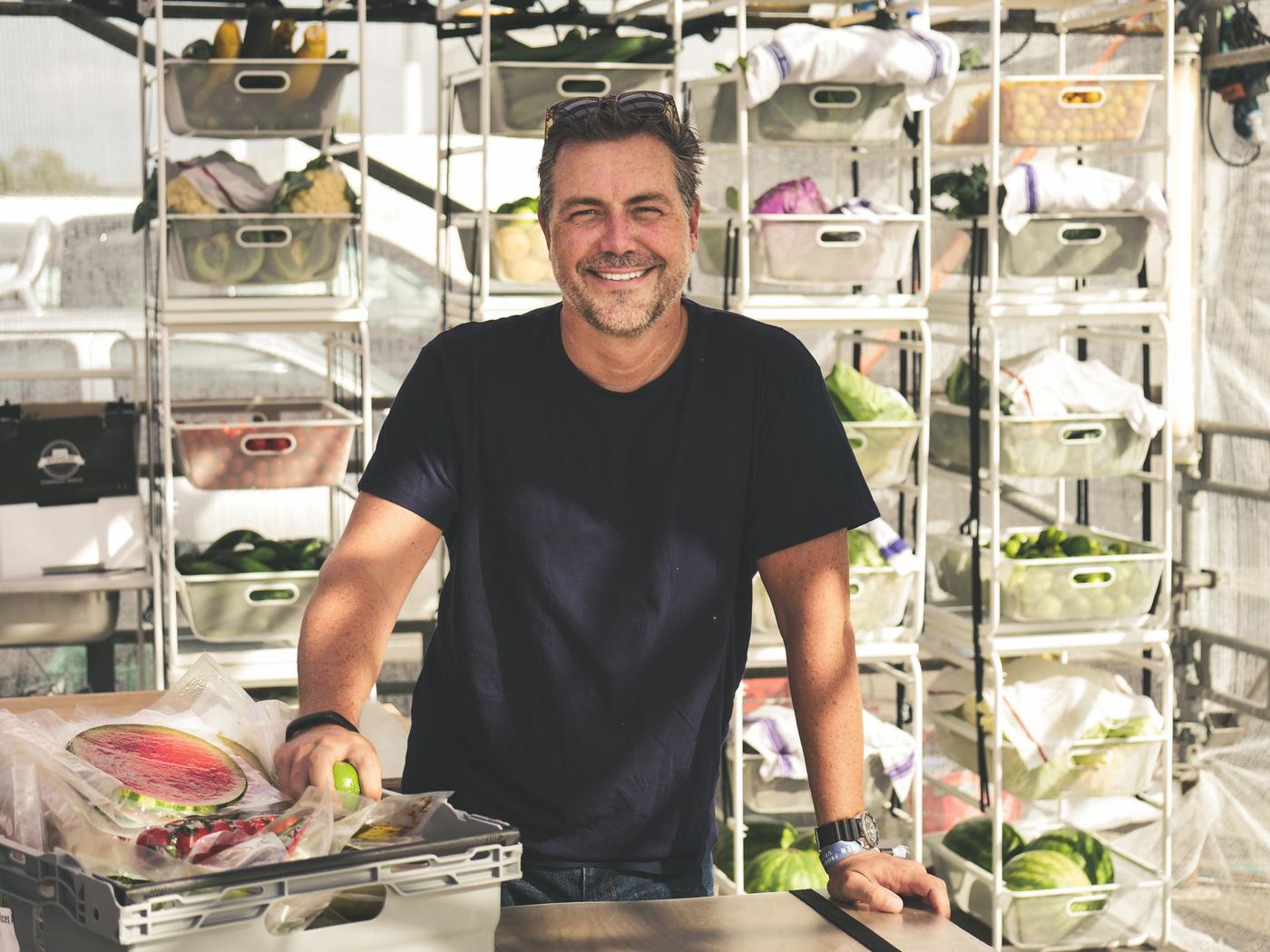 Popularny hot-dog IKEA w wersji dla wegetarian - Michael La Cour, dyrektor zarządzający IKEA Food Services AB.