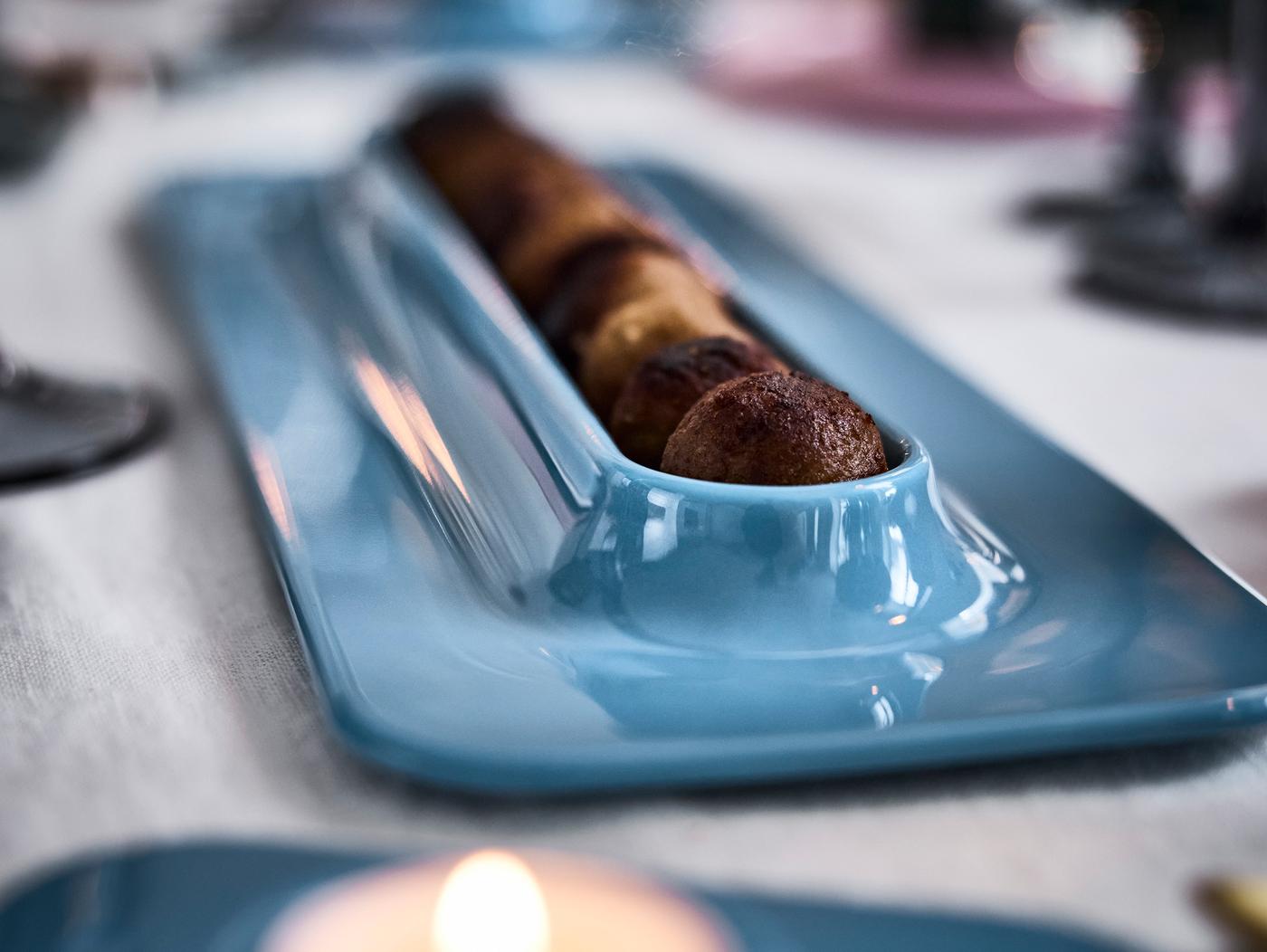 Porcelanski tanjir za posluživanje ćufti iz kolekcije koja je nastala u saradnji sa švedskim dizajenrom Gustafom Vestmanom