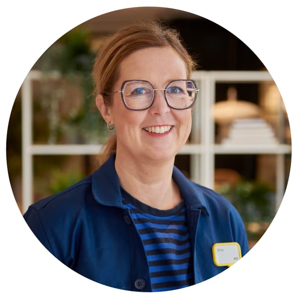 Porträttbild på inredare från IKEA.